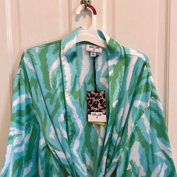 DVF Long Satin Disco 🪩 Zebra 🦓 Green Tie Robe 👘 Gorgeous! - Picture 8 of 17
